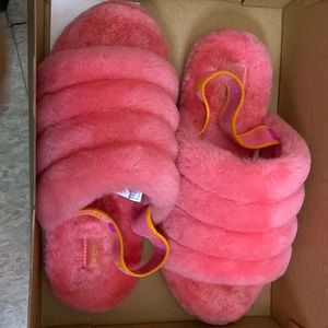 Pink ugg fluff yeah slide slipper